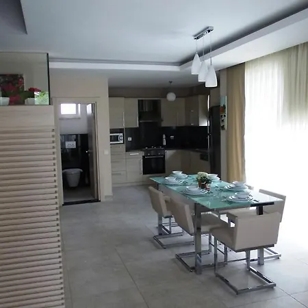 Lighthouse Lydia * فتحية