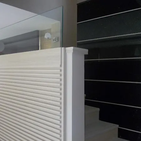 فيلة Lighthouse Lydia