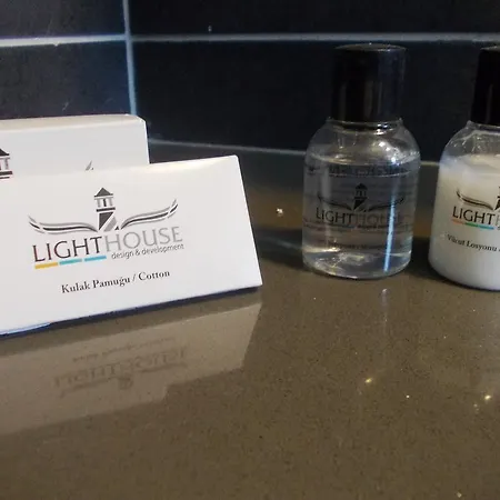 فيلة Lighthouse Lydia