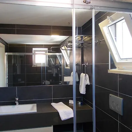 فيلة Lighthouse Lydia *