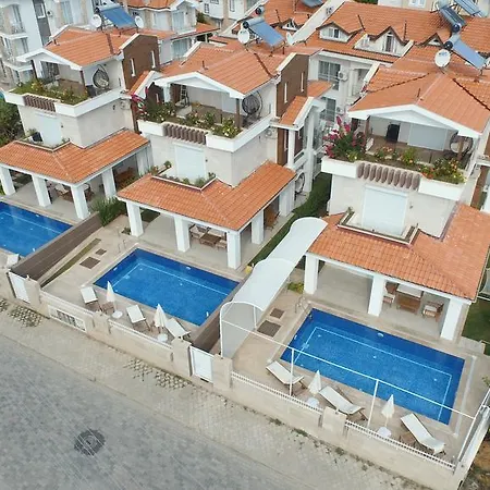 Lighthouse Lydia فيلة *