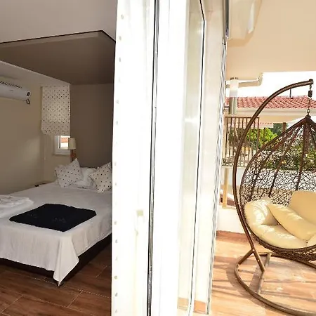 فيلة Lighthouse Lydia فتحية