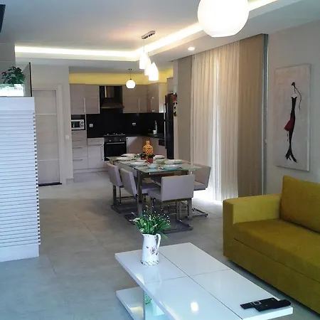 灯塔莉迪亚别墅 *